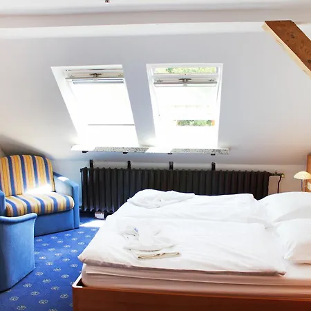 招待所 基尔希斯坦酒店 3*