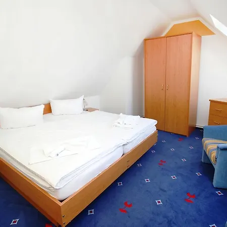 基尔希斯坦酒店 3*